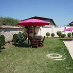 Casa de hóspedes златна люспа *